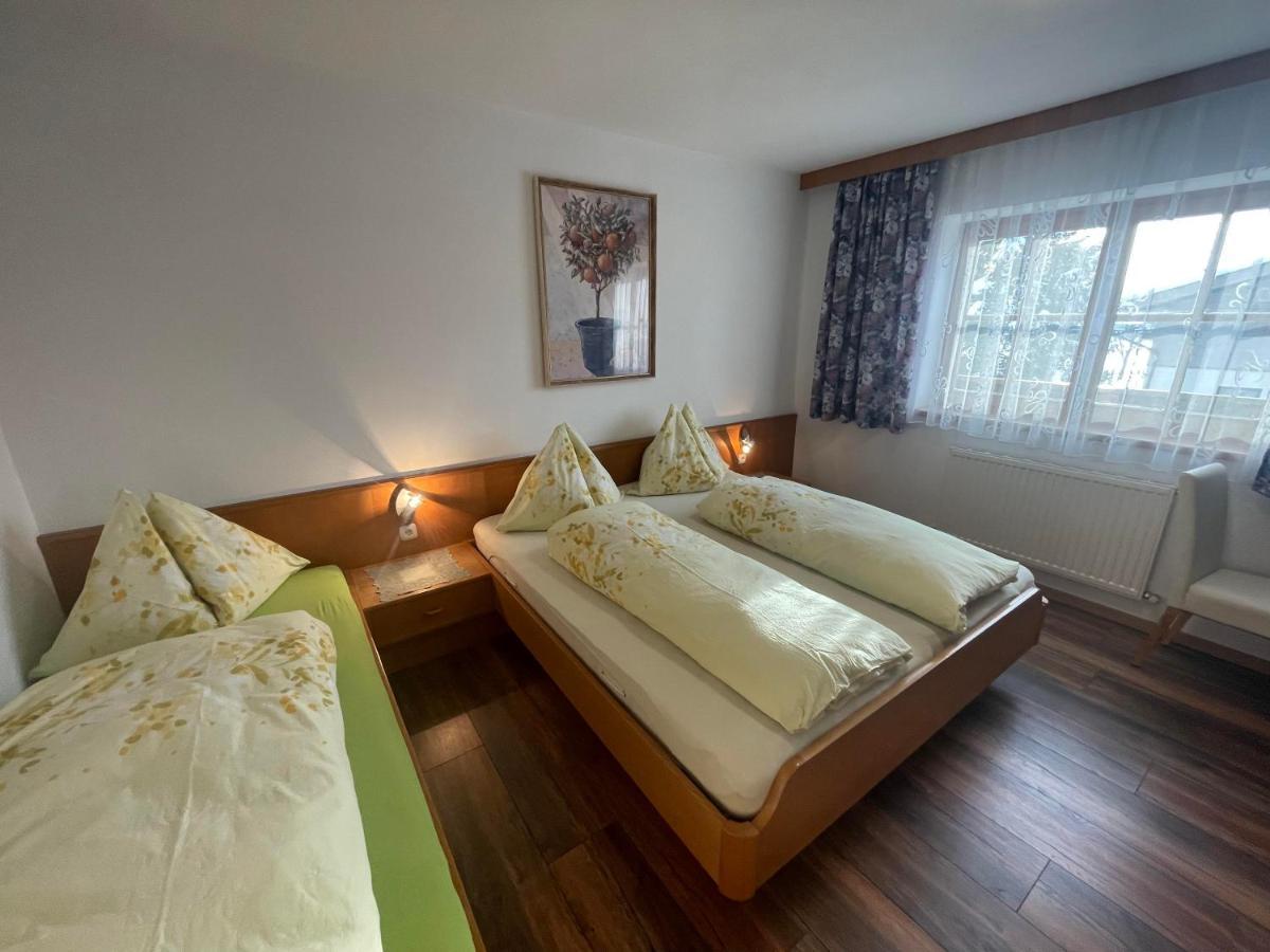 Gaestehaus Glaagut - Familie Hain Vila Hochfilzen Exterior foto